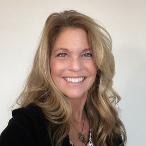 Meet your Posher, Kristen j.